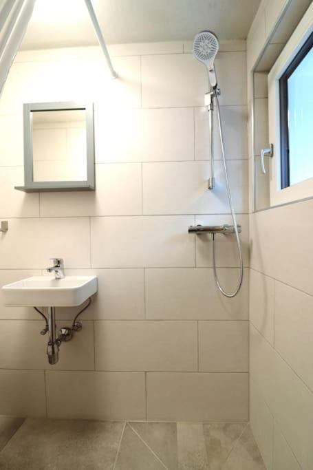 Schickes Zimmer Mit Top-Ausstattung In Idealer Lage Feldkirch Exterior foto