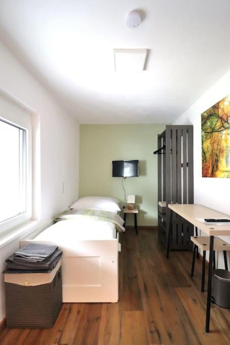 Schickes Zimmer Mit Top-Ausstattung In Idealer Lage Feldkirch Exterior foto